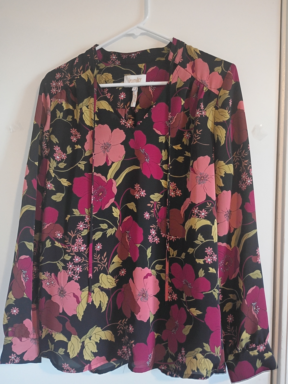 Laundry By Shelli Segal Black Floral Tie-Neck Blouse with Pink & Olive Accents